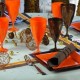 Association d'assiettes de couleur orange et chocolat